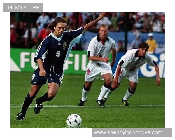 1974世界杯足球明星传奇解析：技艺巅峰与赛场背后的故事